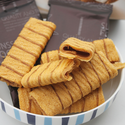 法丽兹生椰拿铁味夹心蛋酥