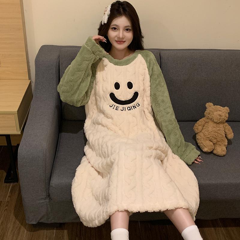 加肥加大码珊瑚绒提花长袖睡裙