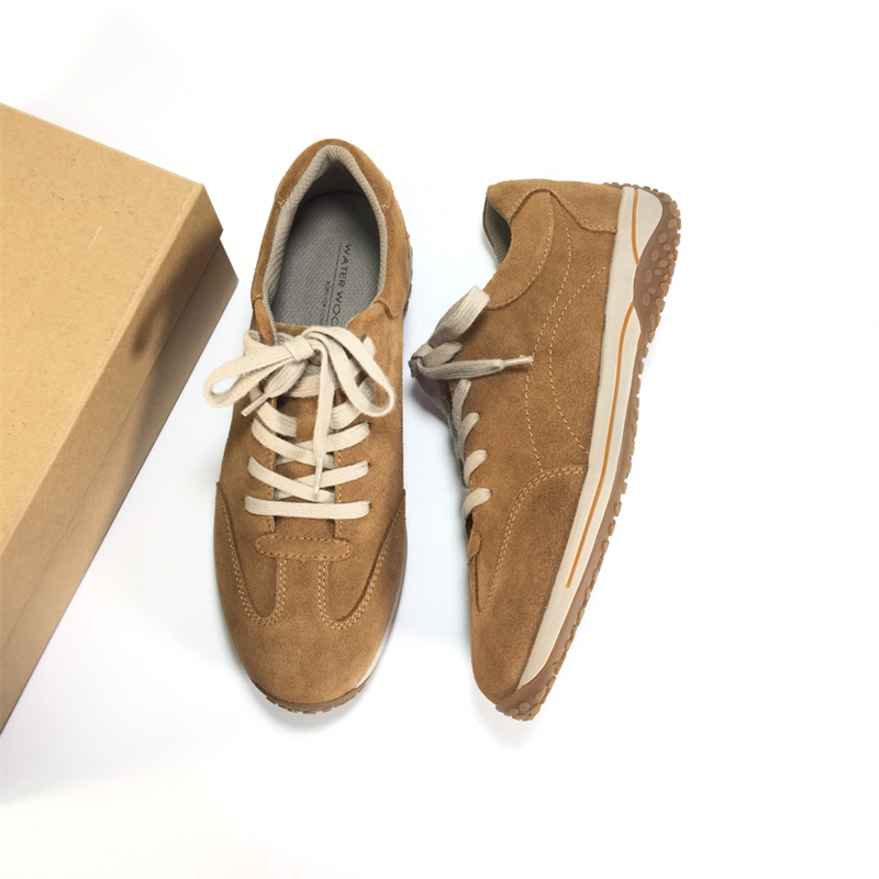 真皮舒适时尚坡跟运动休闲德训鞋