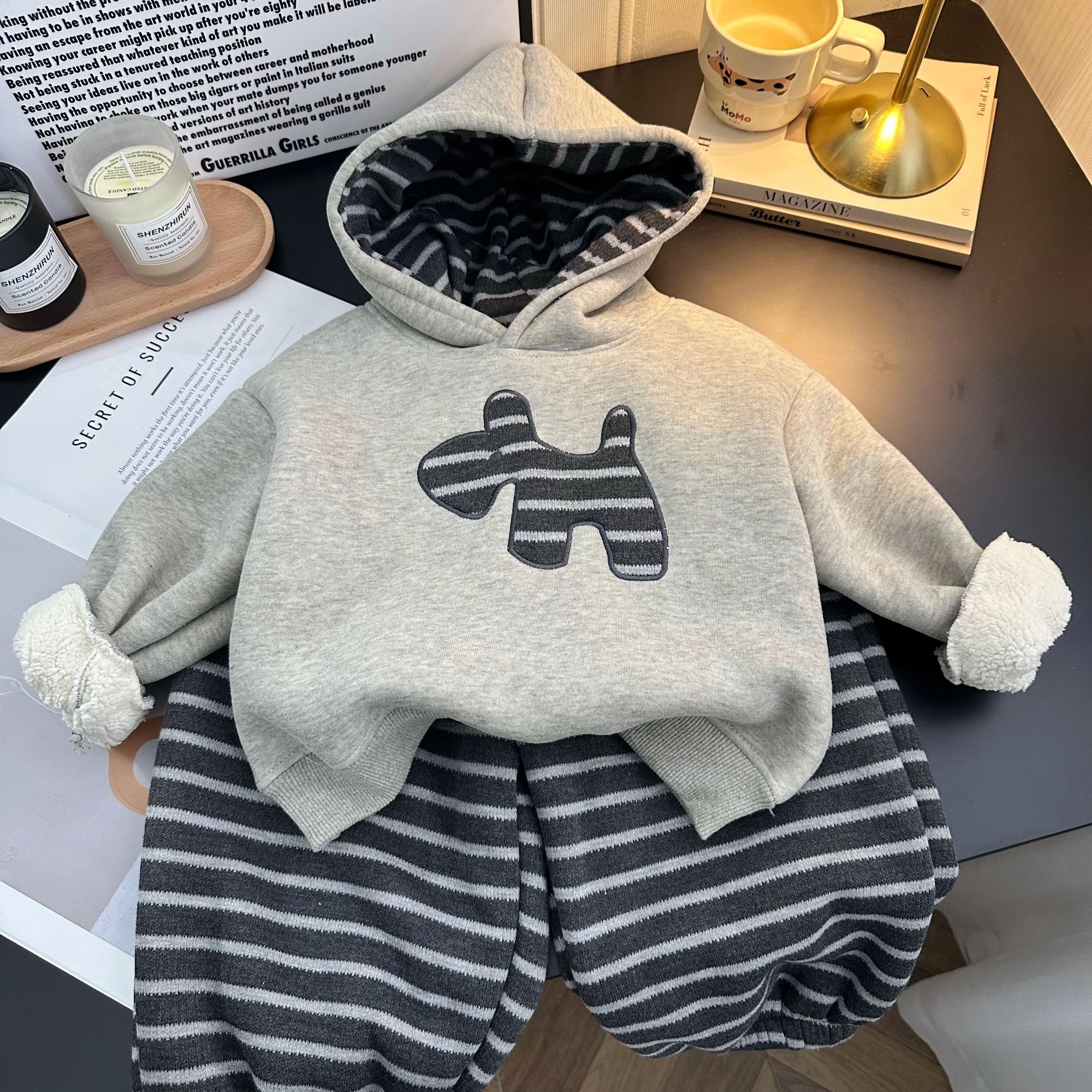 女童条纹小狗洋气韩版连帽卫衣条纹裤套装2025冬季新款TWXGJRTZ睦
