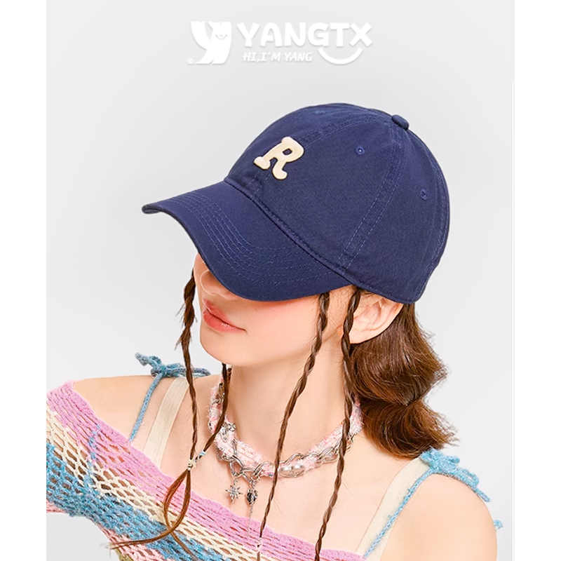 杨同学R标帽子显脸小