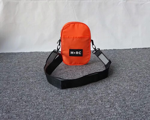 福利价M+RC NOIR SIDE BLACK BAG单肩包3M反光肩带斜挎包手机包潮