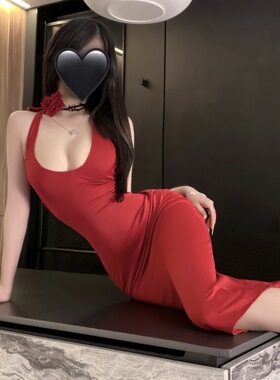 性感辣妹红色v领挂脖连衣裙2025新款御姐风情万种收腰包臀开叉裙