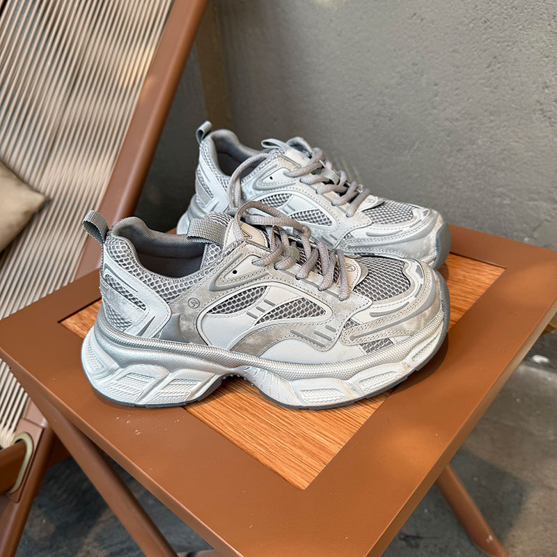 老爹鞋女款2025新款轻便软底超轻厚底增高小白鞋小个子做旧运动鞋