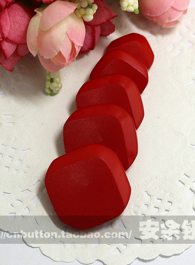 黑色树脂扣 红色四方磨沙暗眼扣 女毛衣大衣外套纽扣扣子百搭包邮