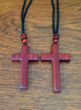 红玛瑙珠檀木雕刻十字架吊坠项链长款毛衣链平安情侣饰品室内挂件