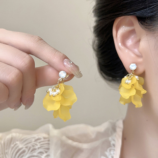 度假风夸张复古黄色花朵珍珠无耳洞耳饰气质优雅蚊香盘耳夹耳钉女