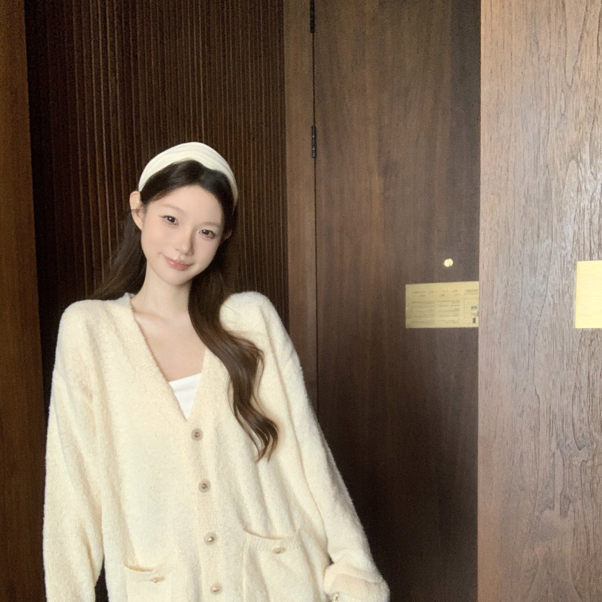 实拍实价 法式小香风V领针织开衫女秋冬宽松显瘦慵懒气质长袖毛衣