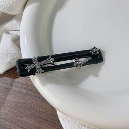 复古十字架皮质发夹女高级感甜酷辣妹侧边刘海夹子个性碎发鸭嘴夹