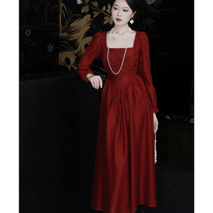 鹿与玫瑰法式复古长袖红色连衣裙女高级感气质显瘦订婚敬酒服礼服