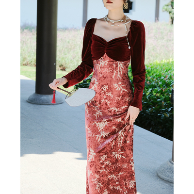 鹿与玫瑰新中式红色丝绒连衣裙女长袖秋冬加厚气质显瘦宴会礼服裙