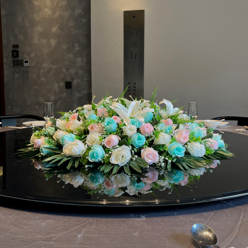 餐桌花摆花酒店圆桌面摆花