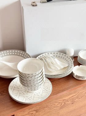 【大L外贸专享】28头藤格纹骨瓷餐具
