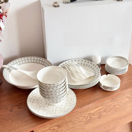 【小西专享】28头藤格纹骨瓷餐具
