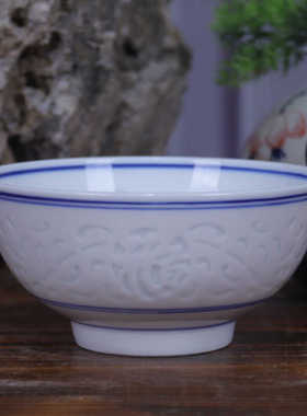 景德镇陶瓷碗新款中式釉下彩家用吃饭碗5英寸简约青花玲珑单个碗
