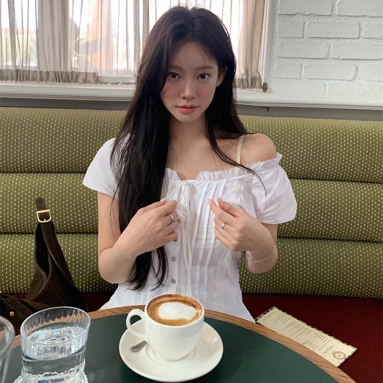 少女显瘦百搭木耳边短袖衬衫短款