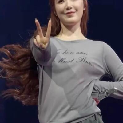 字母印花百搭显瘦长袖T桖上衣