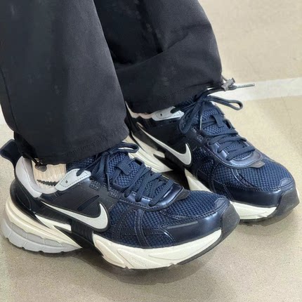 耐克V2K RUN男子运动鞋复古厚底老爹鞋休闲跑步鞋HJ4497-400