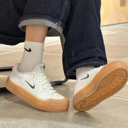 NIKE COURT LEGACY LIFT耐克女鞋简约时尚休闲板鞋 FV5526-100