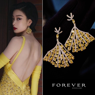 轻奢时尚满钻设计感耳钉2023年新款潮明星同款黄色扇形长款绿耳环