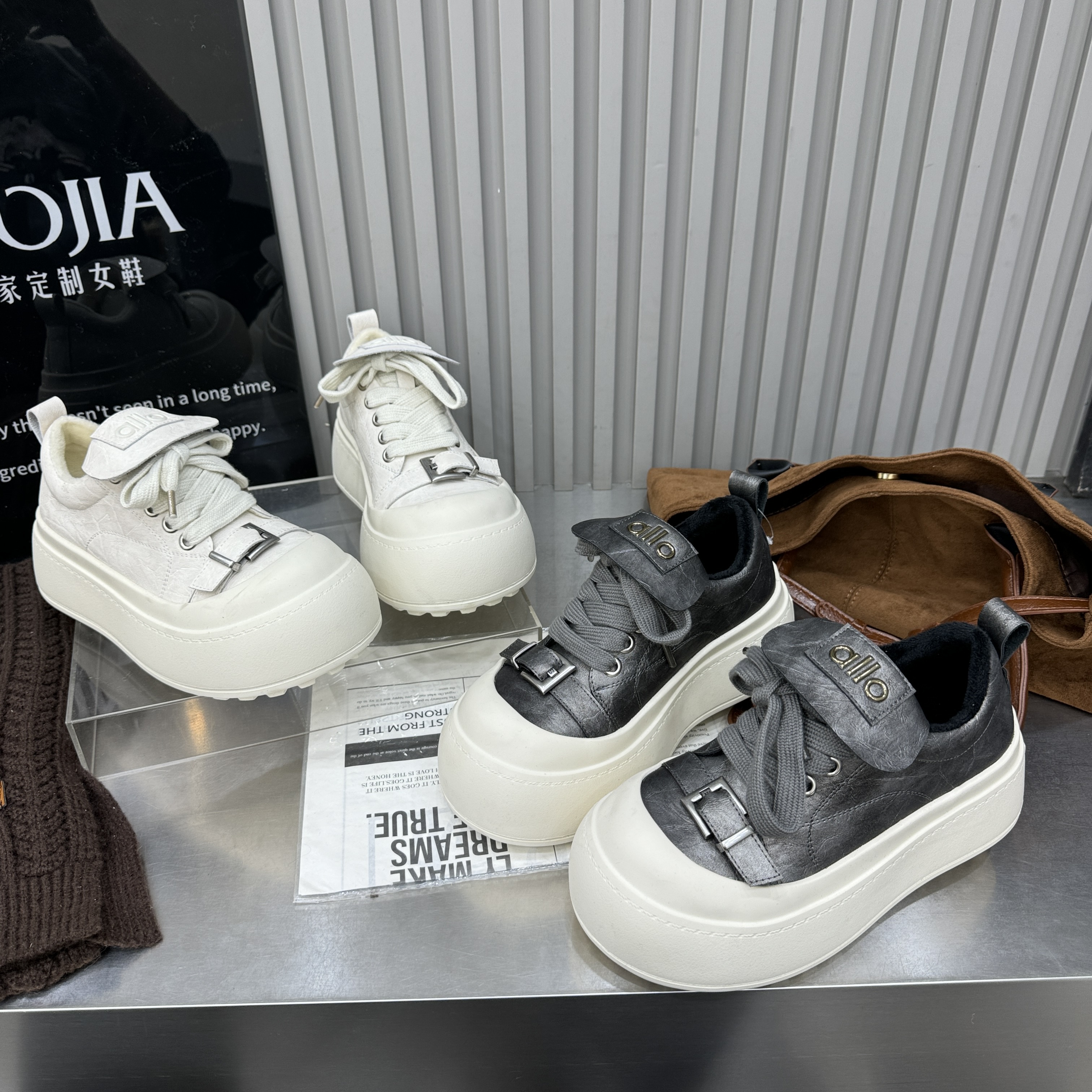 2025冬季新款厚底增高加绒保暖高帮女鞋休闲鞋板鞋潮鞋小白鞋女鞋