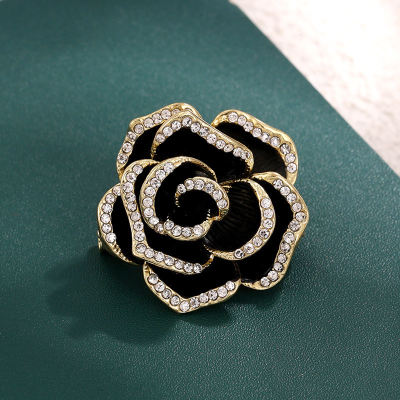 新款高档复古山茶花胸针精致镶钻小香风胸花西装外套女防走光别针,饰品/流行首饰/时尚饰品新,胸针,淘宝优惠券,粉丝福利购,淘宝优惠卷