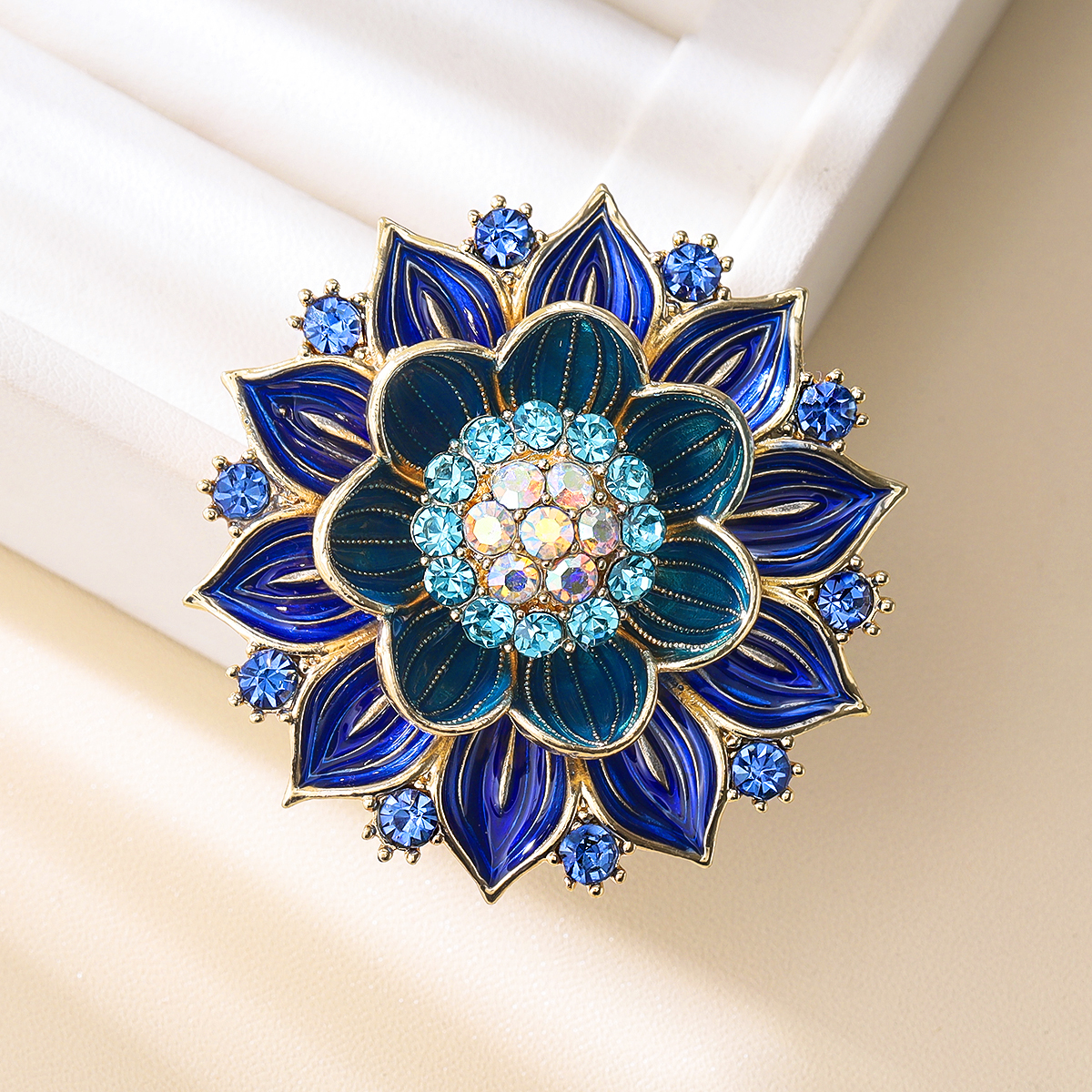 高级感立体蓝莲花胸针合金水钻复古国风珐琅旗袍配饰胸花领针批发