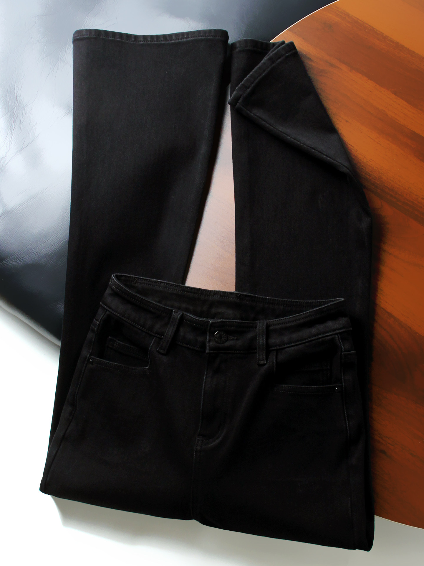 黑色高腰微喇牛仔裤女2025年新款秋冬季加绒修身四面弹显瘦喇叭裤