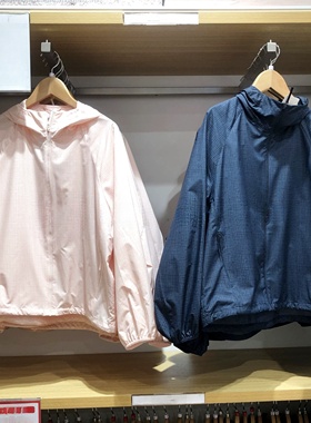 日单夏季女装便携式防紫外线连帽外套格纹防水款轻薄防晒衣474895