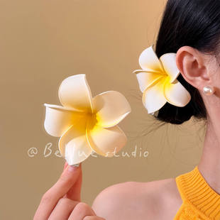 海岛假日超仙鸡蛋花发夹女海边拍照花朵发饰边夹度假风侧边刘海夹