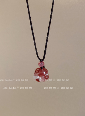 甜美少女感草莓晶猫爪吊坠项链女时尚气质百搭高级感小众项饰