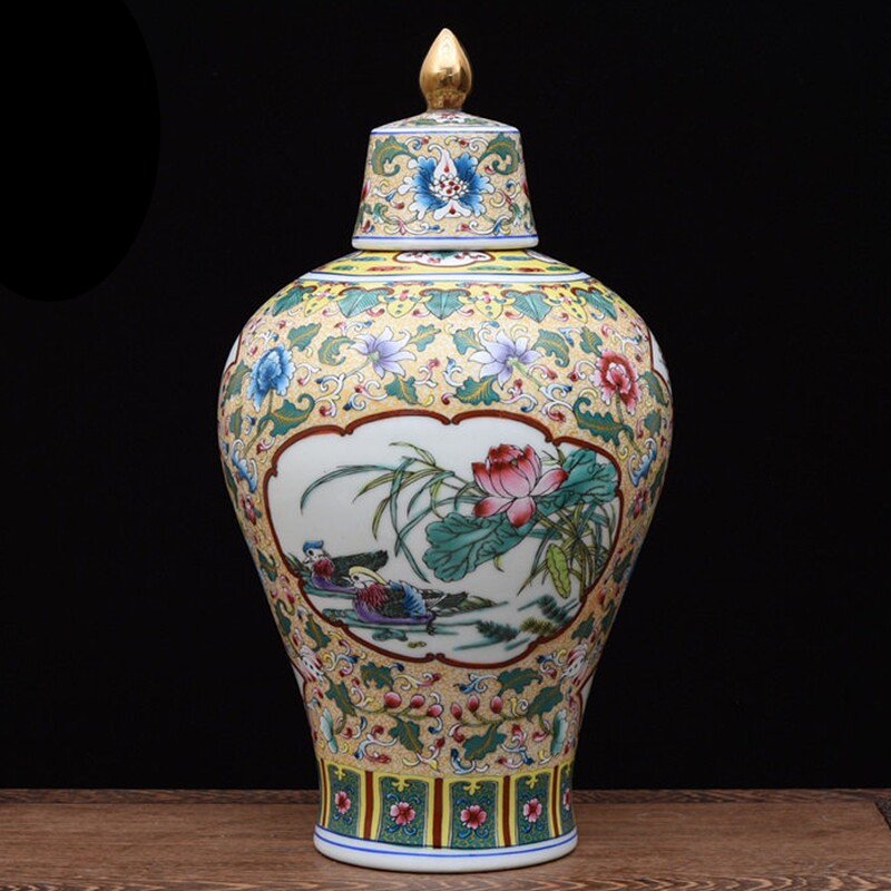 珐琅彩带盖梅瓶手绘景德镇陶瓷花瓶仿古瓷器古典家居客厅装饰摆件