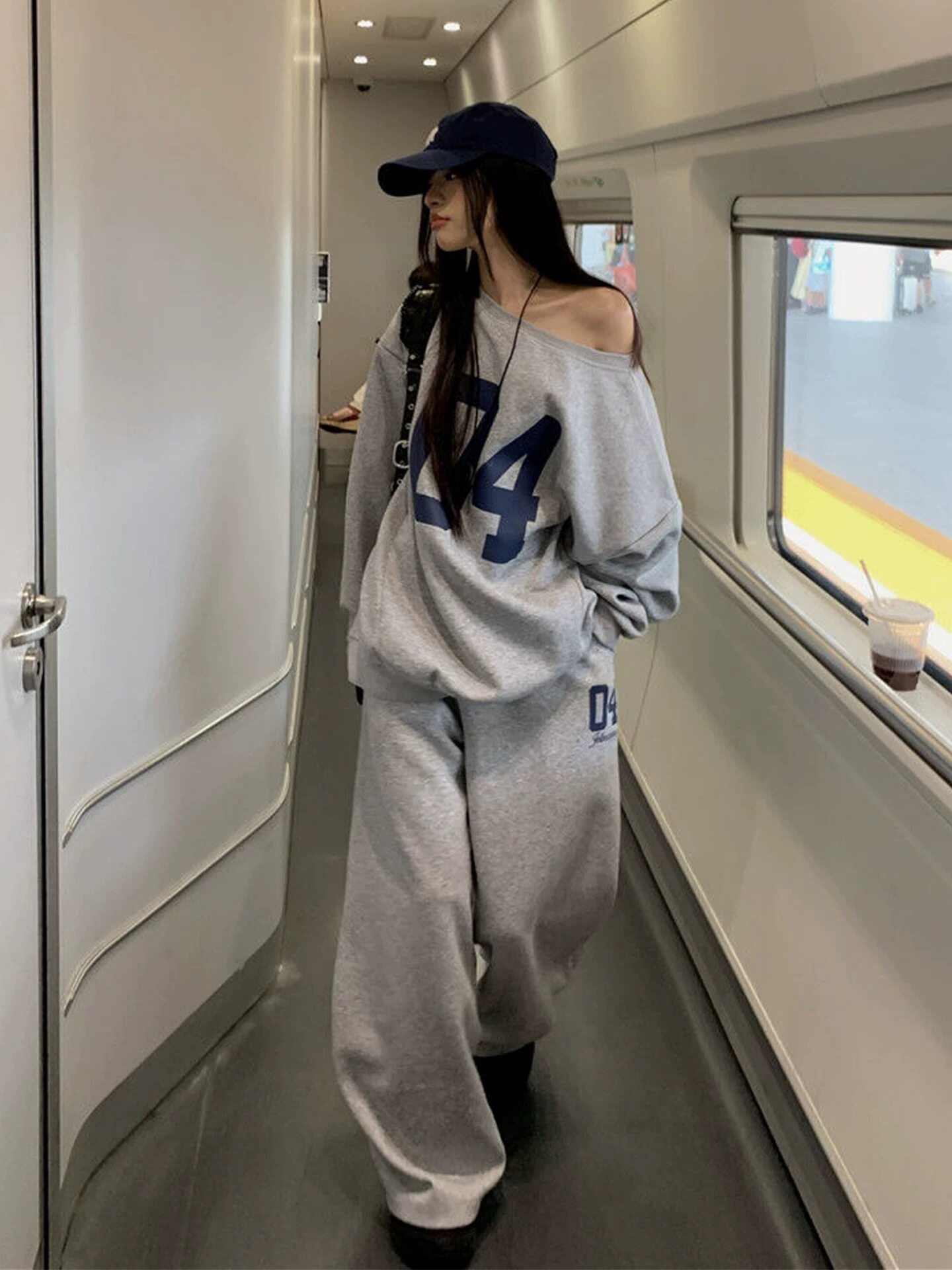 棉质运动服套装女秋冬慵懒风露肩宽松卫衣长裤少女减龄两件套装