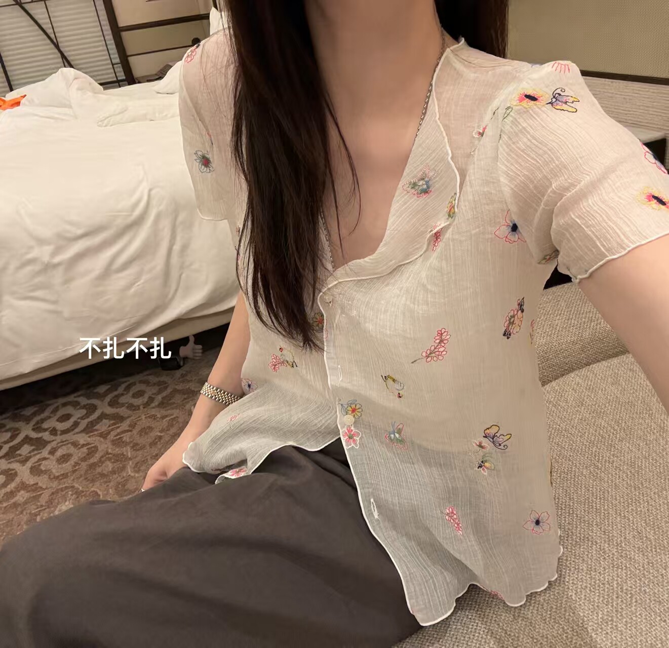 韩国东大门正品女装夏季新款刺绣花朵短袖蕾丝衫百搭显瘦上衣chic