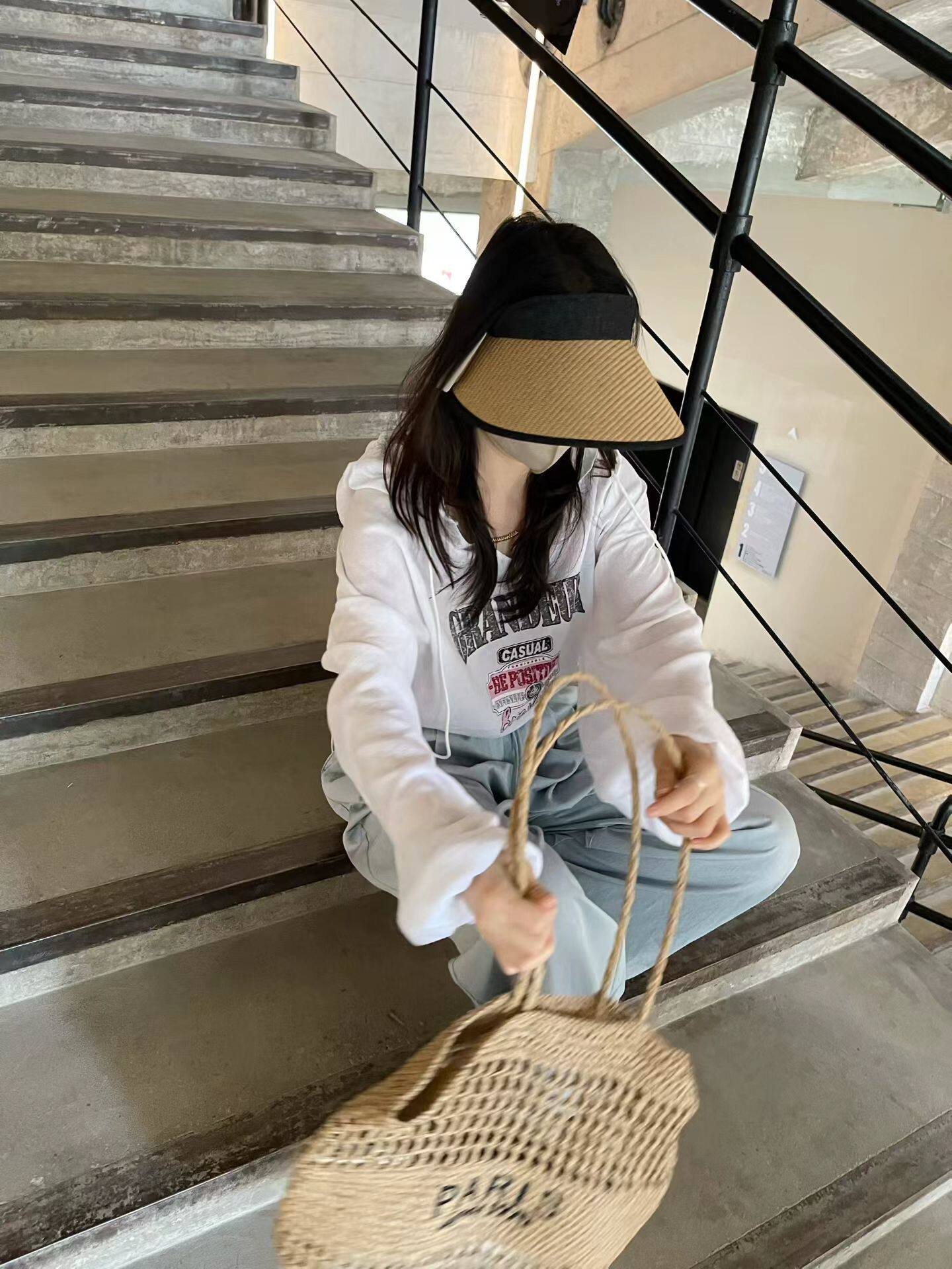 韩国东大门正品女百搭V领连帽字母印花长袖卫衣宽松显瘦休闲上衣