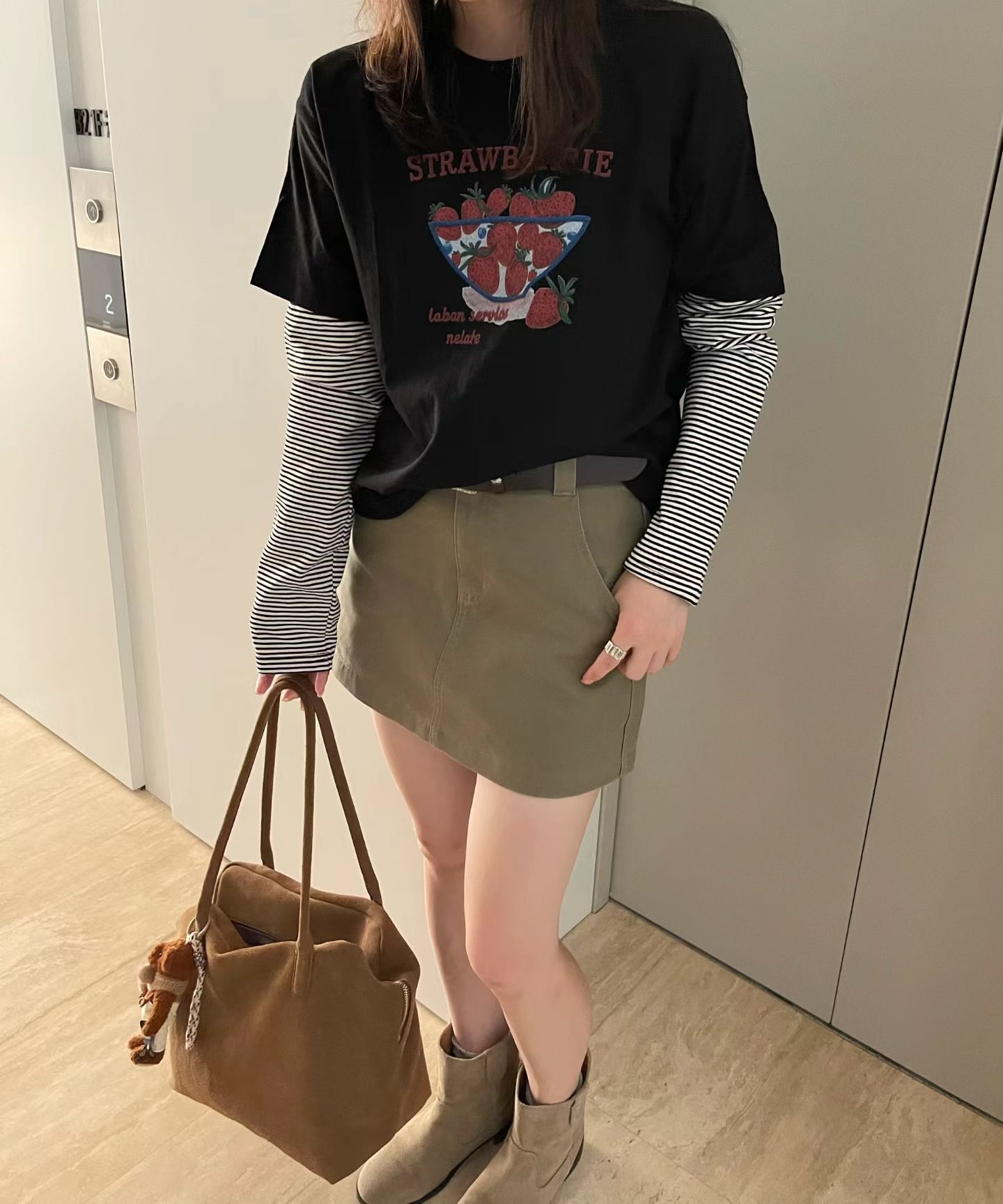 韩国东大门正品女装 2026秋季新款拼接条纹假两件草莓图案长袖T恤