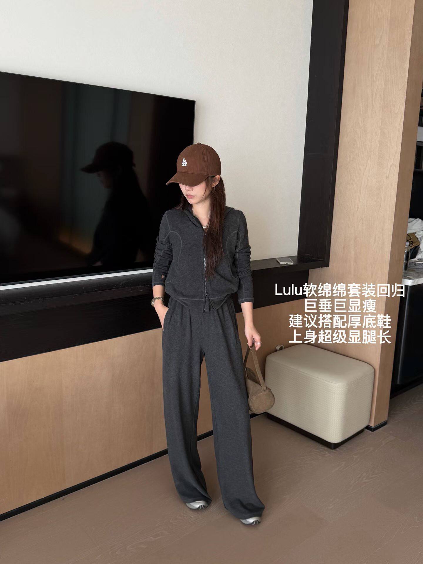 韩国东大门正品女装2026秋季新款百搭显瘦连帽拉链外套休闲裤套装