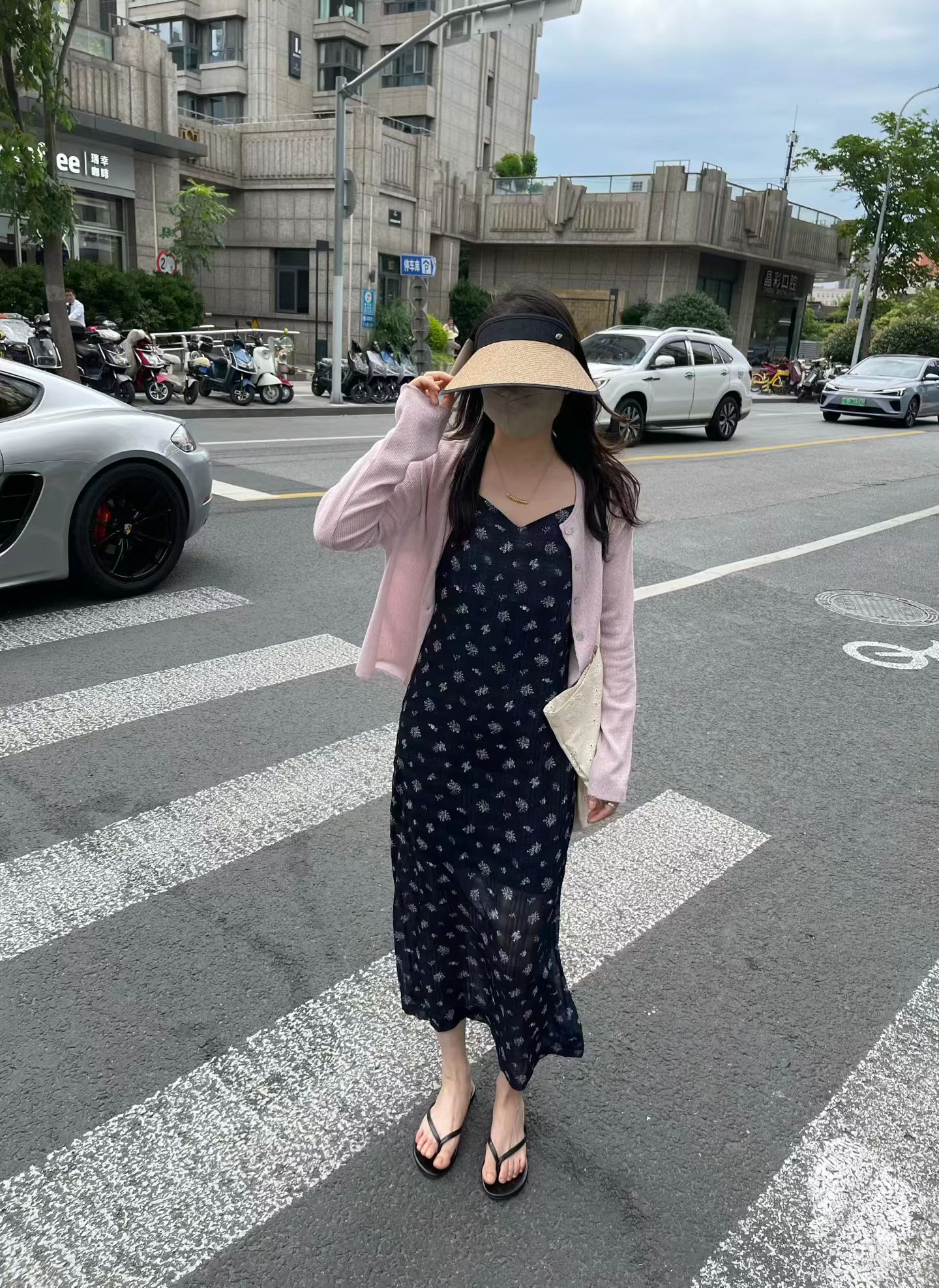 韩国东大门正品女装百搭碎花吊带连衣裙宽松显瘦休闲上衣薄款防晒