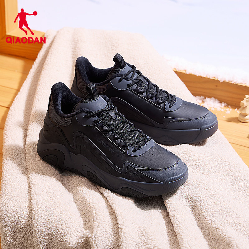 乔丹加绒棉鞋运动鞋2026年夏季新品低帮男款休闲板鞋棉鞋增高黑色