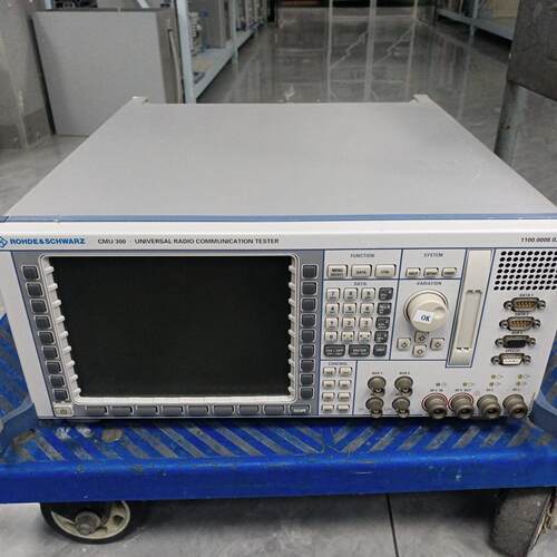 议价CMU 300 Rohde & Schwarz通用无线通信测试仪维修