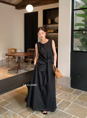 法式高级感白色无袖连衣裙子女2026夏季新款绝美度假长裙两件套