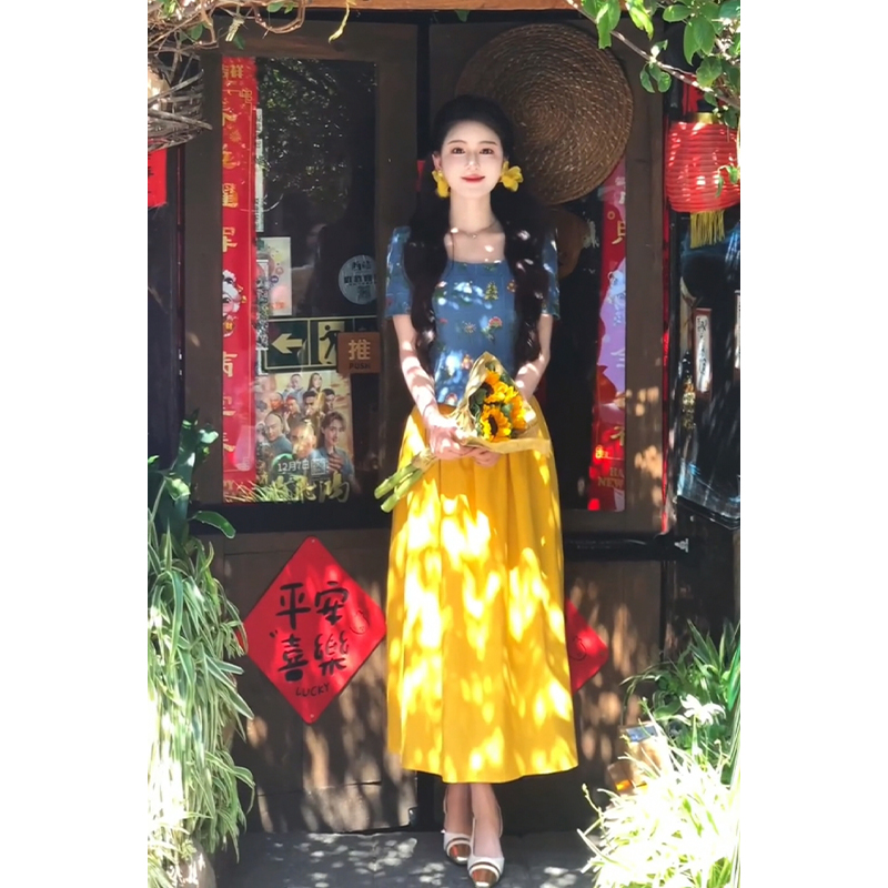 时尚套装女夏季2025新款法式气质减龄碎花短袖t恤半身裙子两件套
