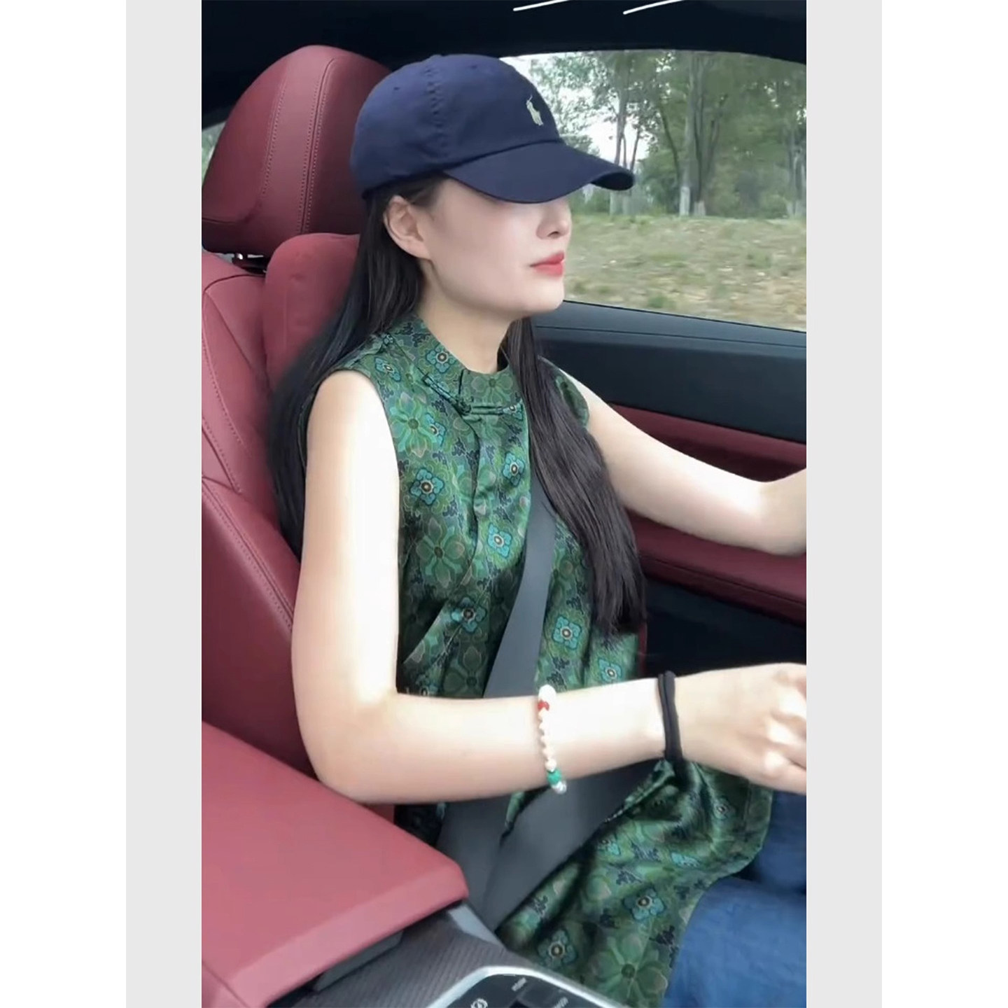国风女装2026新款夏季绿色印花衬衫独特漂亮唐装盘扣无袖中式上衣
