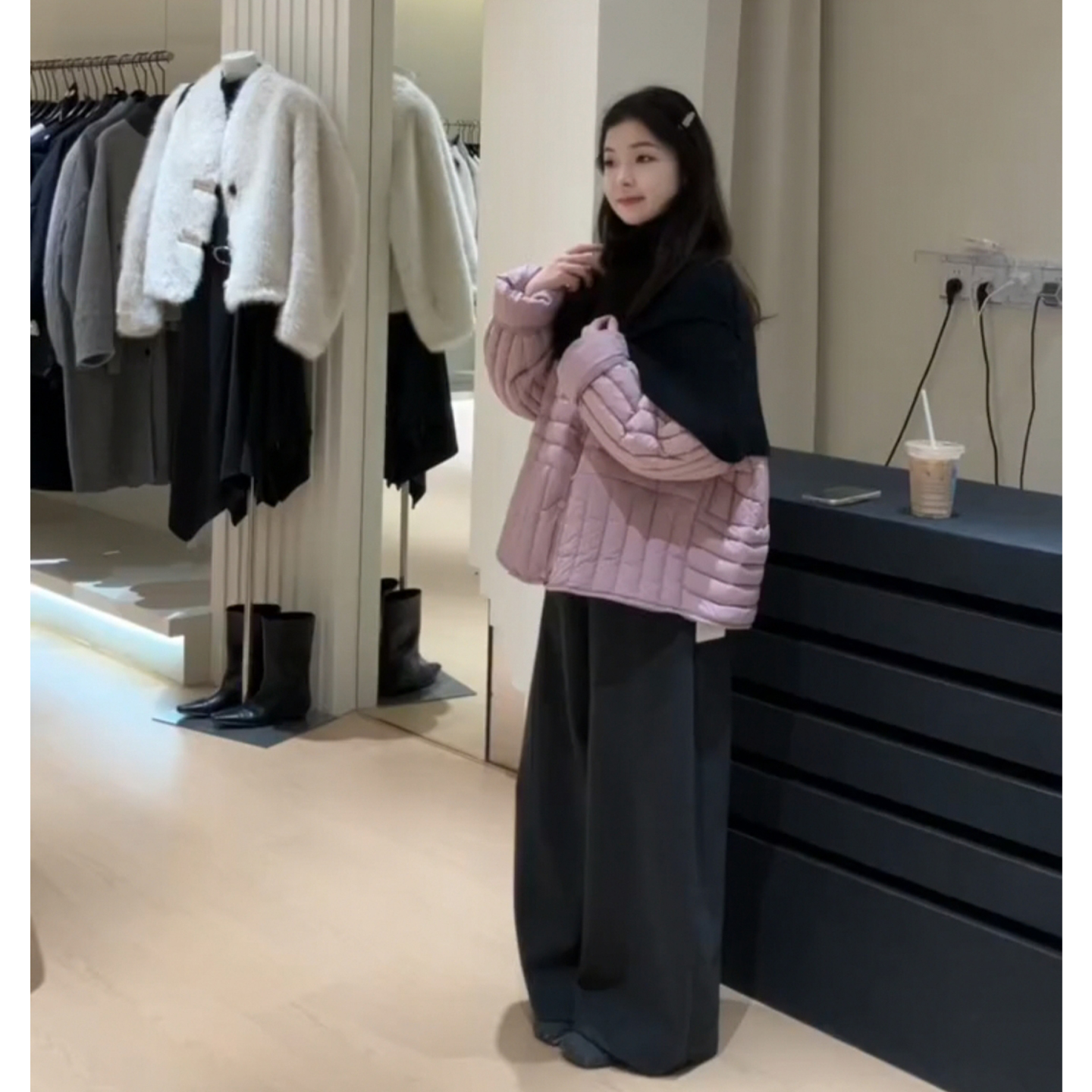 超好看排骨轻薄羽绒服白鸭绒外套