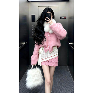 韩系温柔氛围感穿搭2026超火冬装套装粉色减龄小香风针织开衫短裙