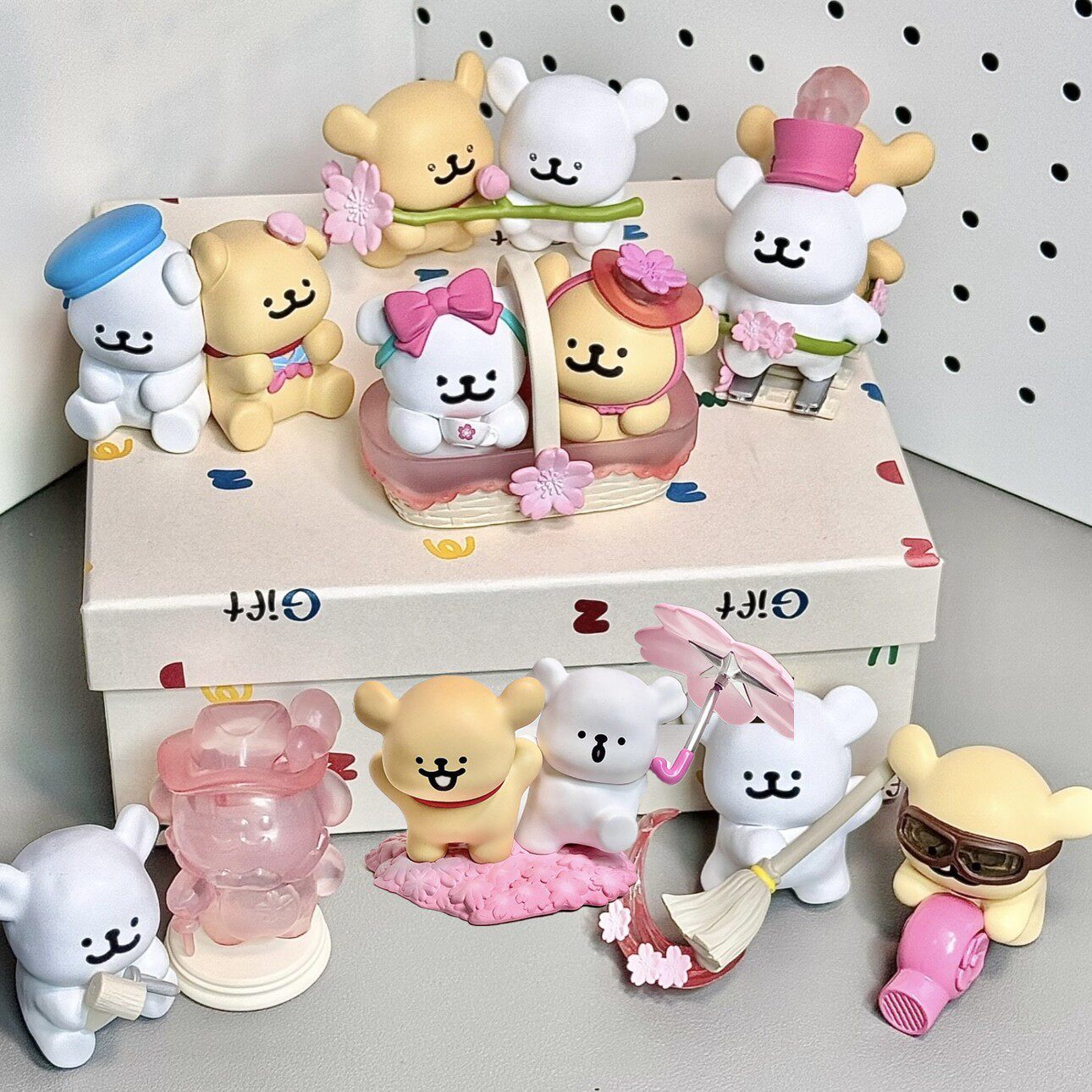 线条小狗盲盒浪漫樱花系列手办卡通动漫玩偶生日礼物桌面摆件批发