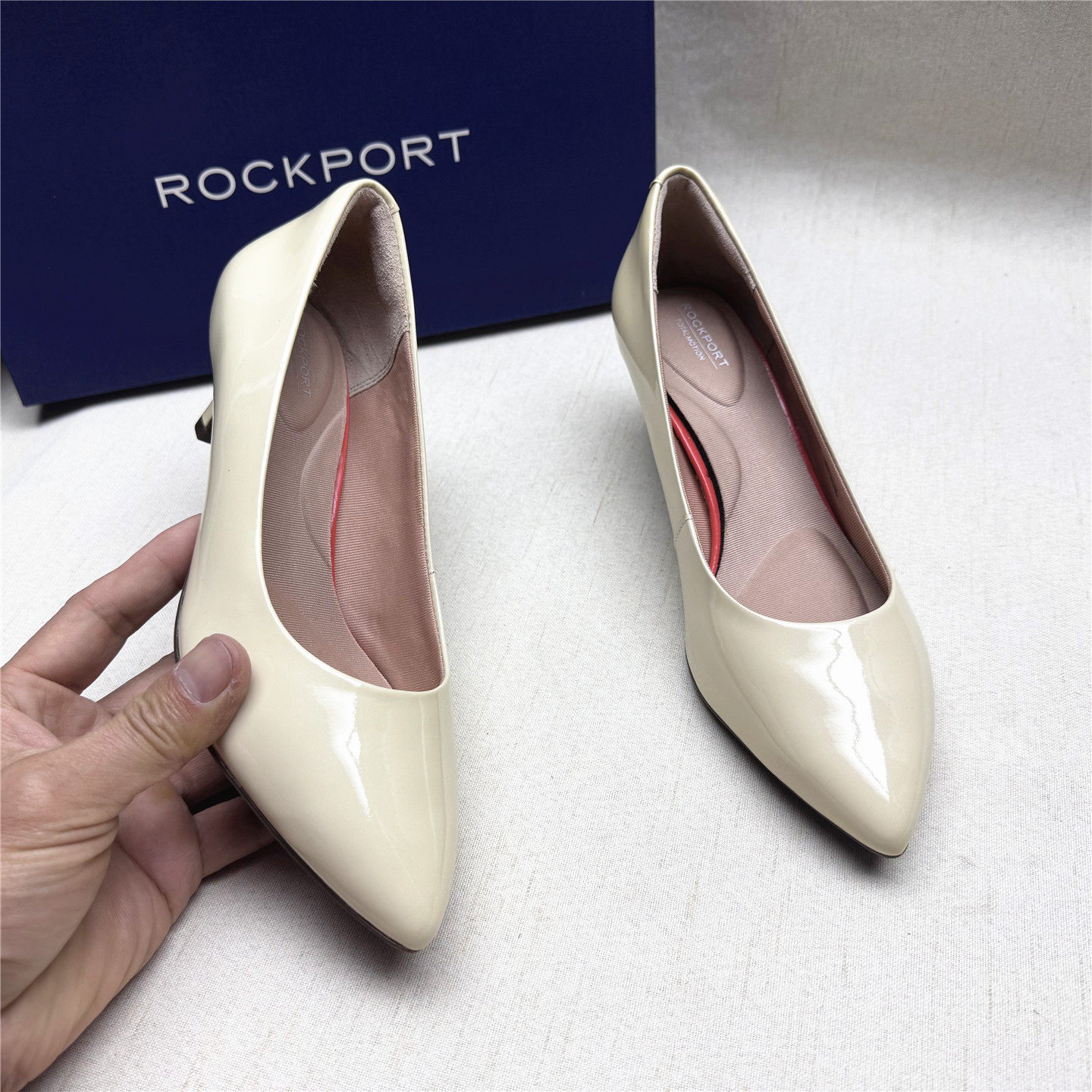 Rockport/乐步正品撤柜时尚尖头高跟舒适时装鞋女新款牛剖层单鞋M