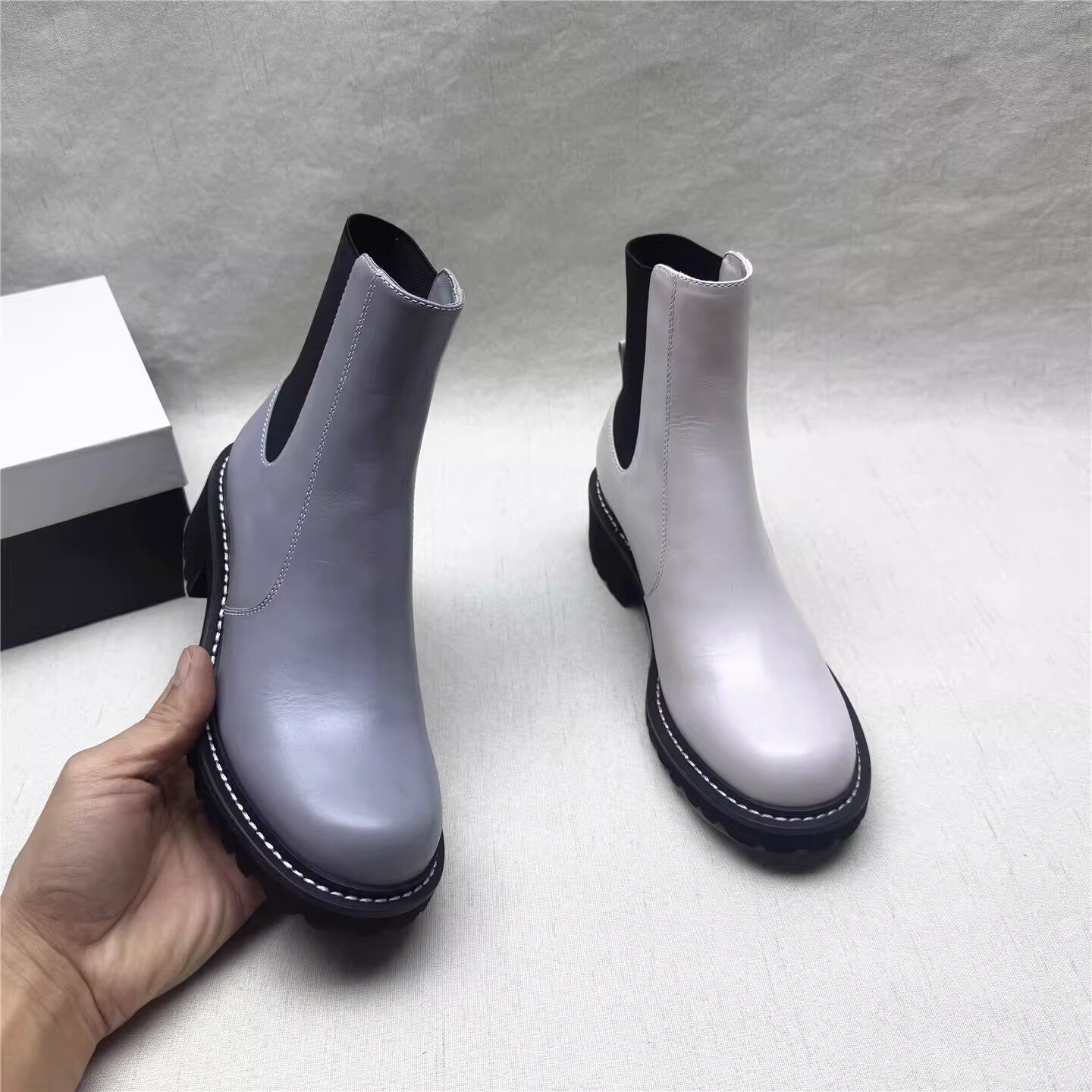 美国轻奢品牌撤柜方跟圆头时装靴女春秋新款牛皮弹力套筒短靴清仓