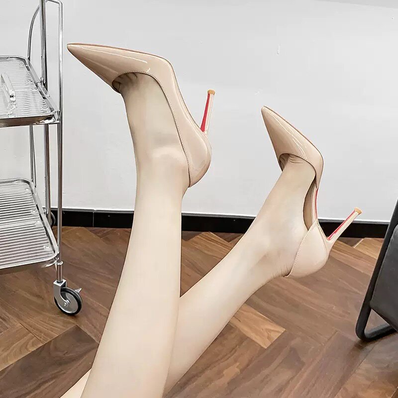 侧空红底裸色高跟鞋女2025新款秋季尖头职业不累脚细高跟单鞋女鞋