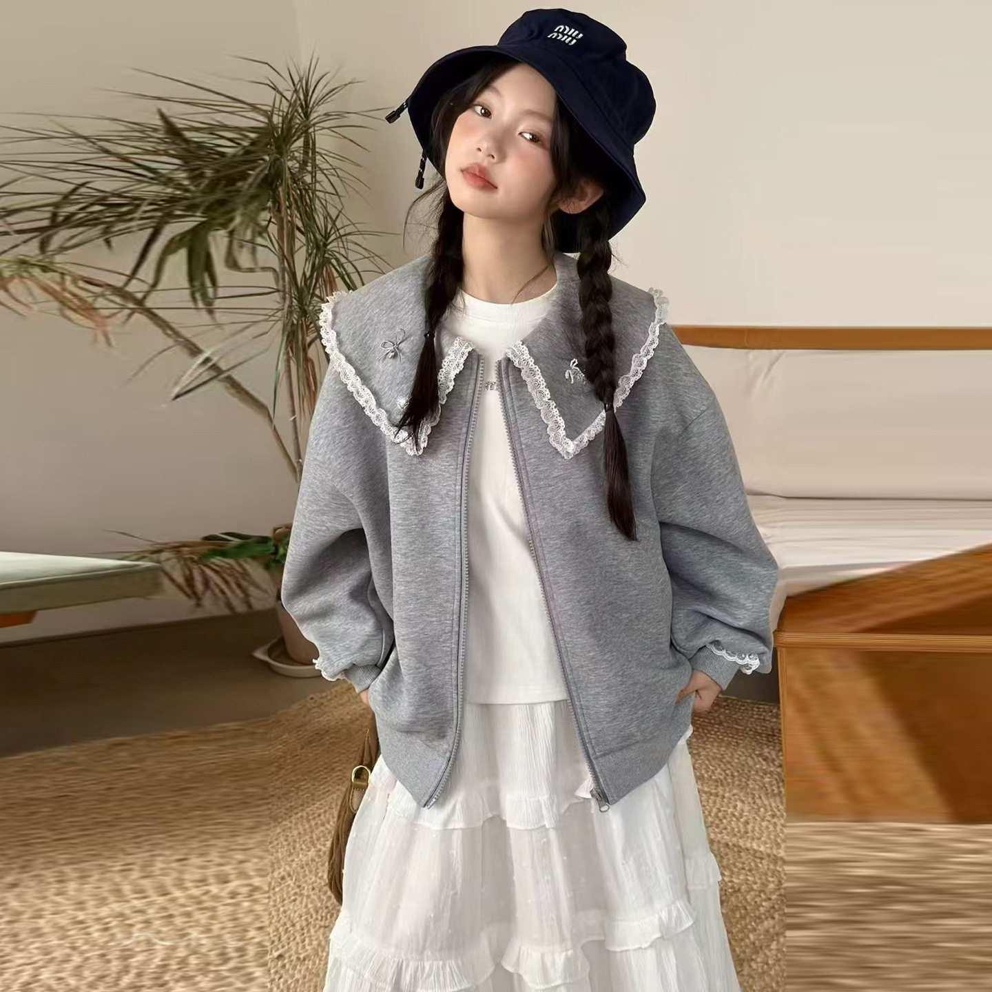 波拉童装女童外套秋装2026秋装小女孩韩系蕾丝花边大翻领开衫卫衣